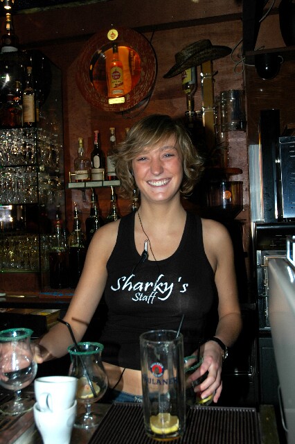 min 2005 12 04 sharkys 135